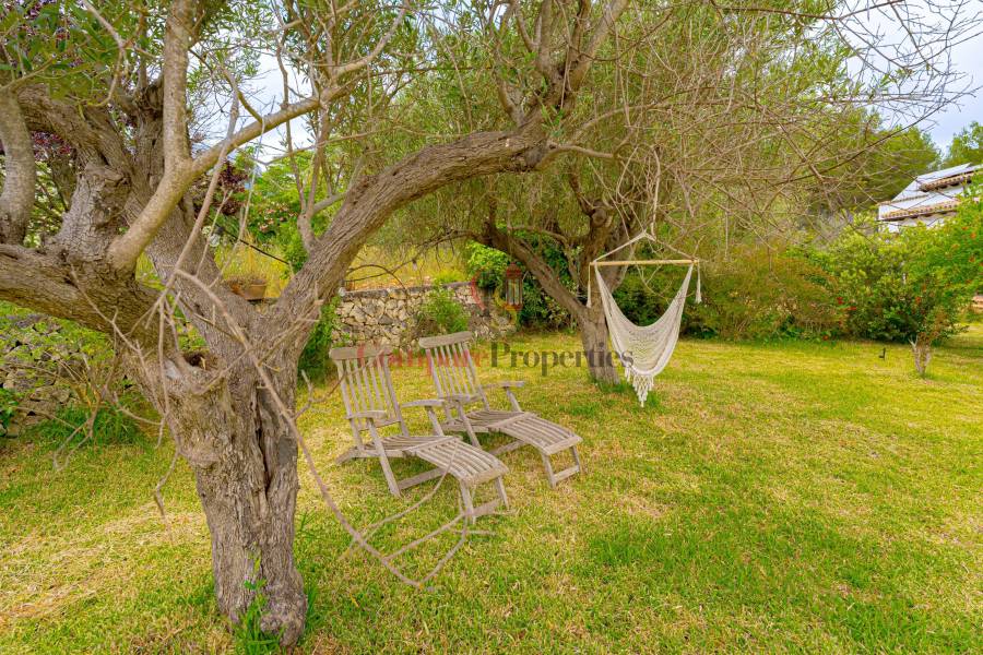 Sale - Villa - Jalon Valley - Campo