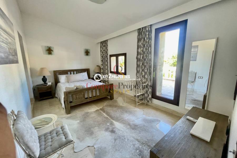 Sale - Villa - Jávea