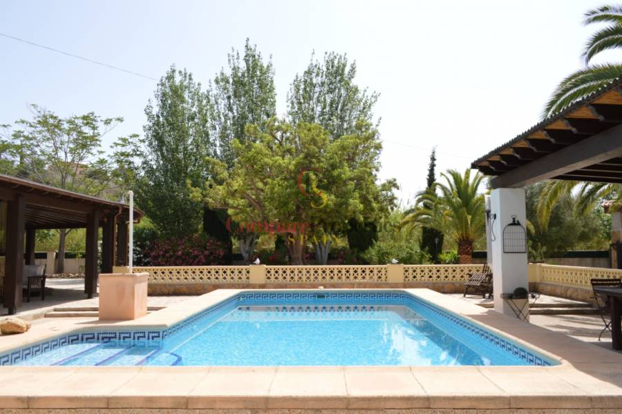 Sale - Villa - Jalon Valley - Campo