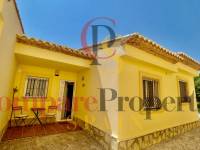 Sale - Townhouses - Jalon Valley - Urbanización