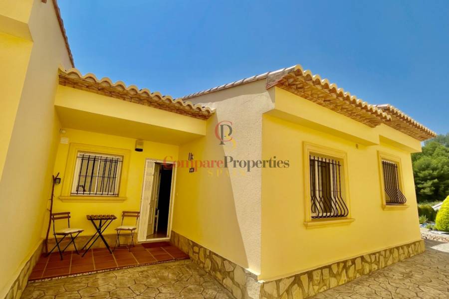 Sale - Townhouses - Jalon Valley - Urbanización