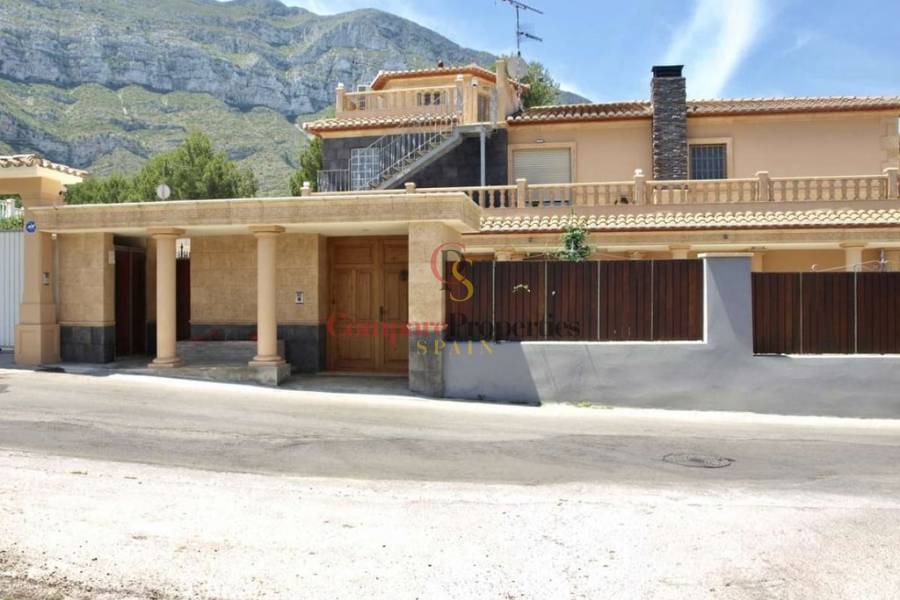 Sale - Villa - Dénia