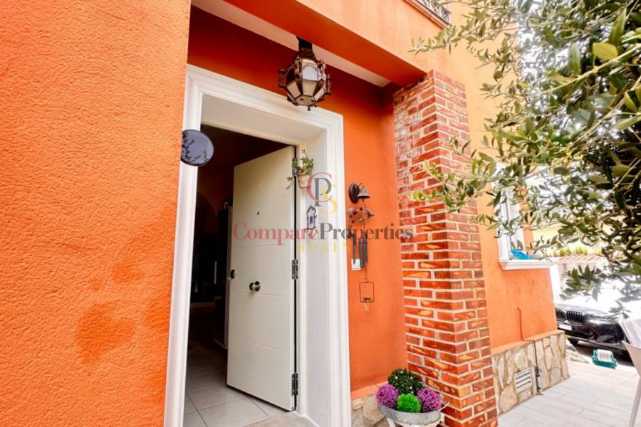 Sale - Villa - Dénia - Montgo