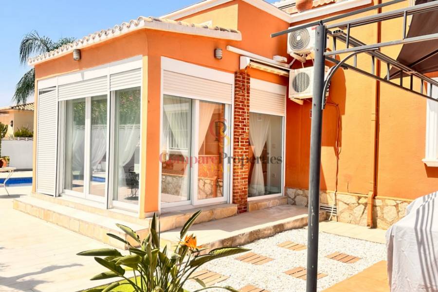 Sale - Villa - Dénia - Montgo