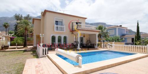 Villa - Verkauf - Dénia - Montgo