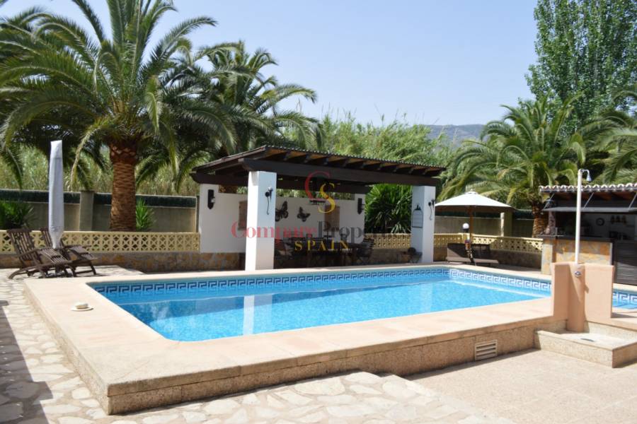 Sale - Villa - Jalon Valley - Campo