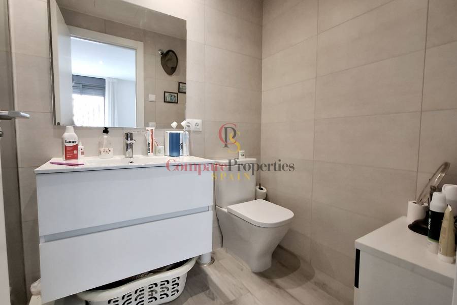 Vente - Apartment - Dénia - Club Náutico