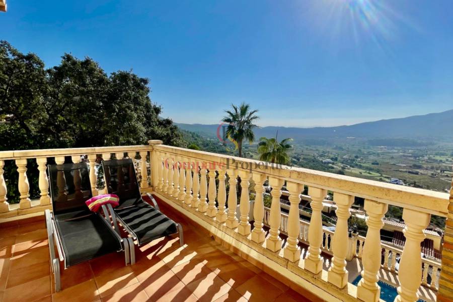 Sale - Villa - Jalon Valley - Valley / Urbanización