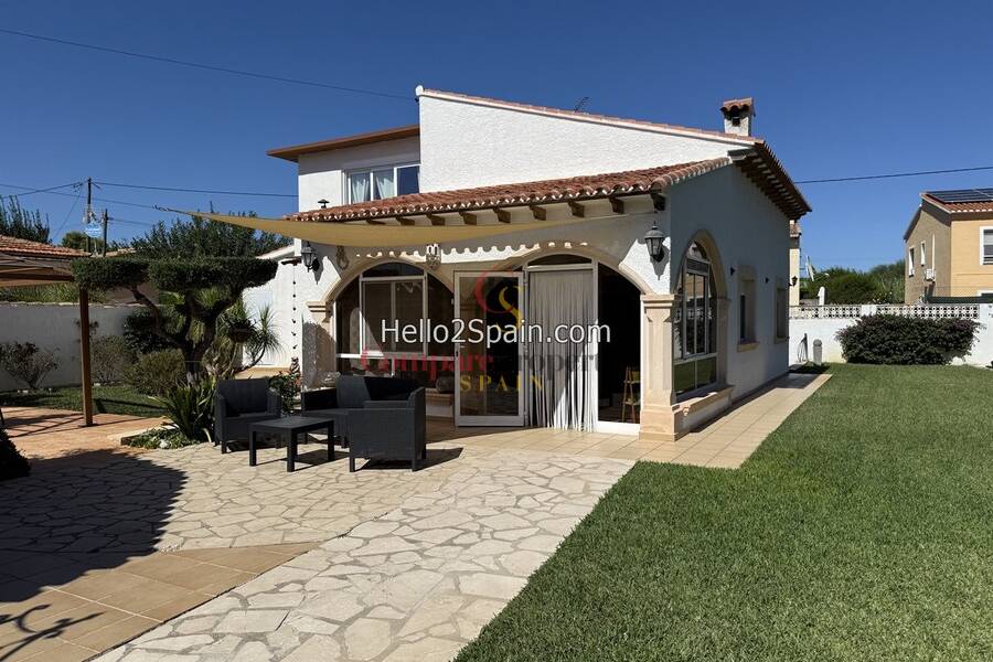 Sale - Villa - Dénia