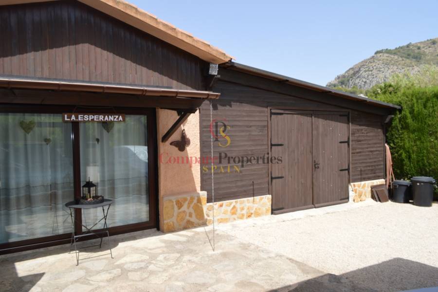 Verkoop - Villa - Jalon Valley - Campo