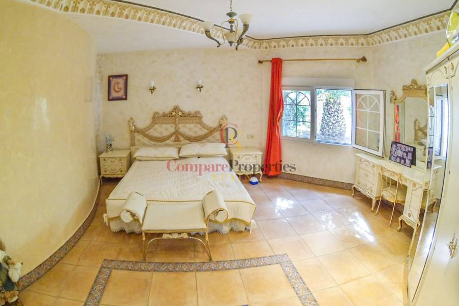 Sale - Villa - Dénia