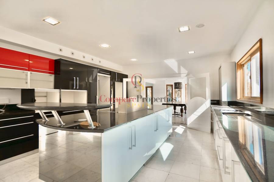 Sale - Villa - Benhavis - El Paraiso Alto