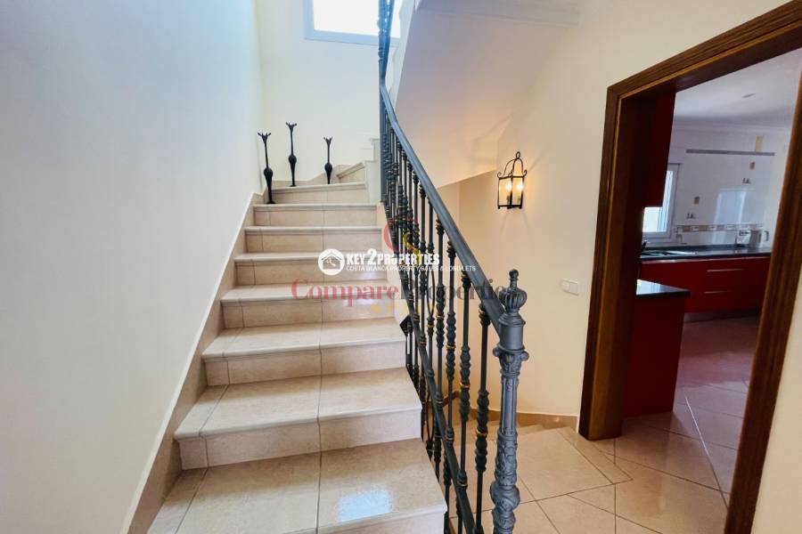 Sale - Villa - Jávea