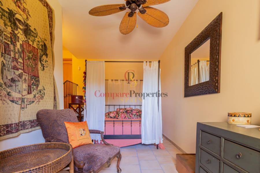 Sale - Villa - La Nucia - Pueblo