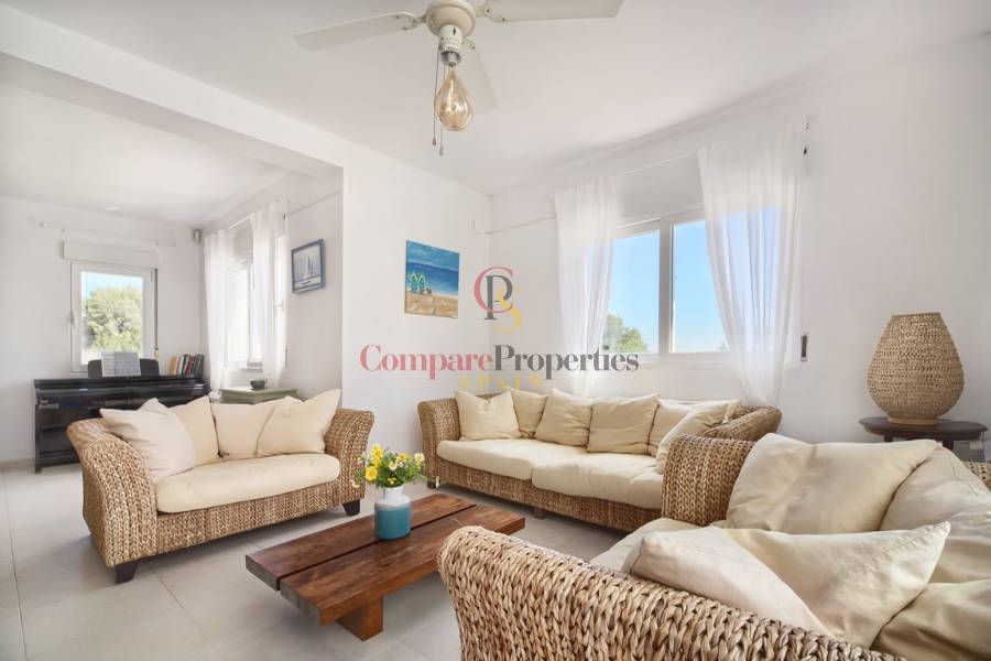 Sale - Villa - Jávea