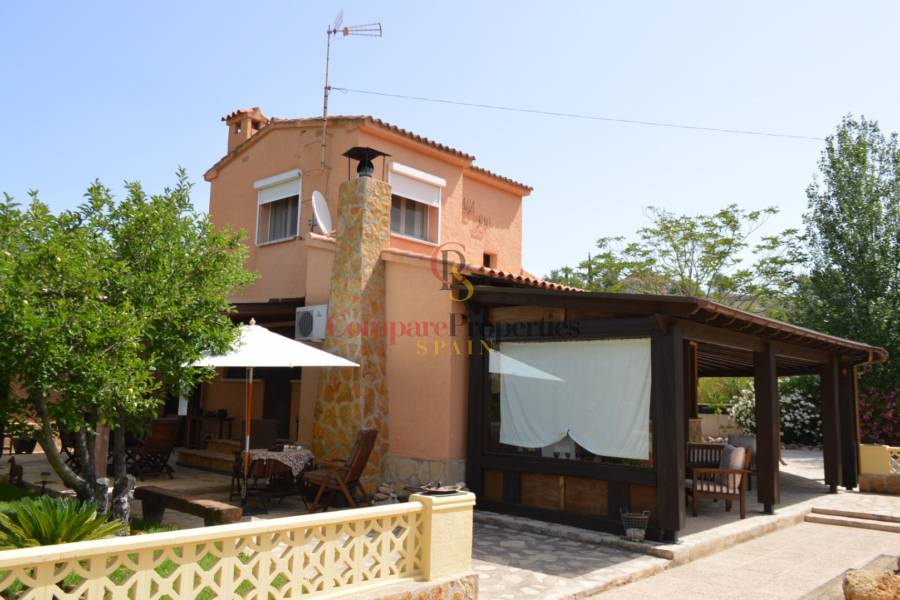 Sale - Villa - Jalon Valley - Campo