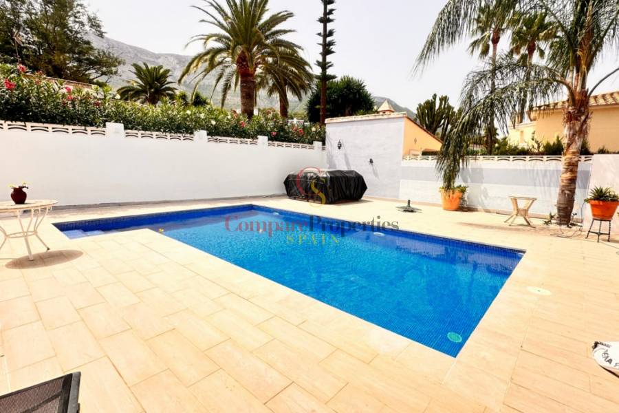 Sale - Villa - Dénia - Montgo