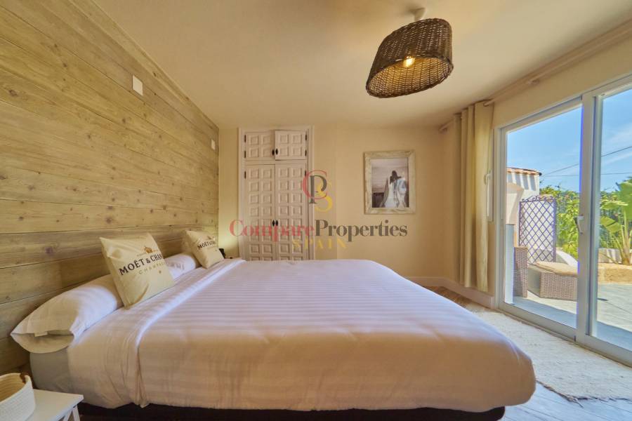 Sale - Villa - Jávea