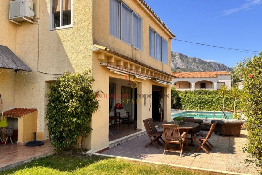 Sale - Villa - Dénia - Las Rotas