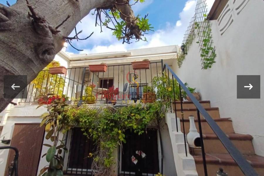 Sale - Townhouses - Oliva - 