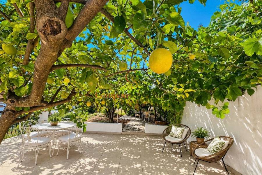 Sale - Villa -  - Casco Urbano