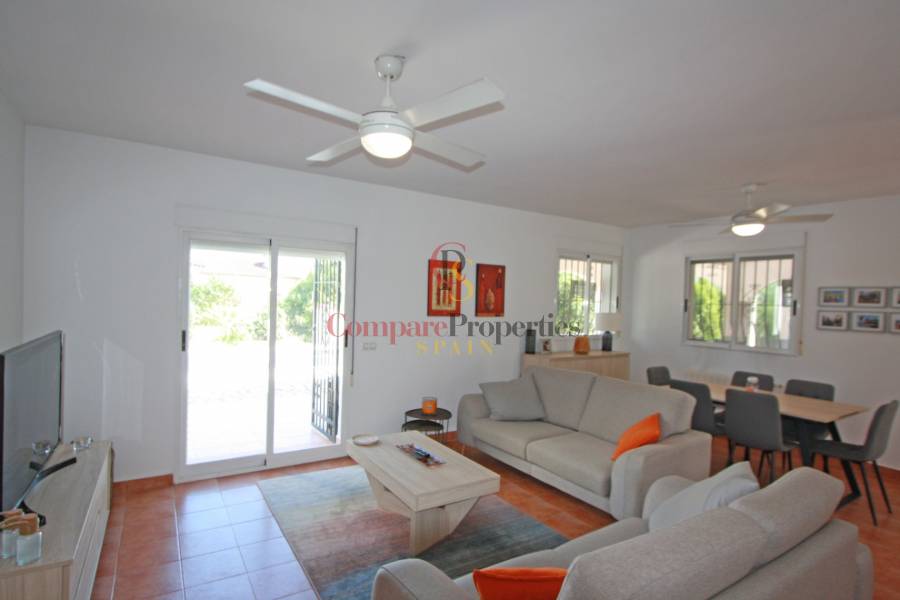 Venta - Villa - Jalon Valley - Jalon