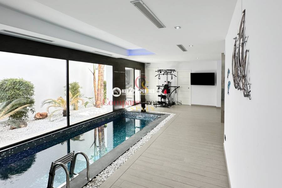 Sale - Villa - Jávea