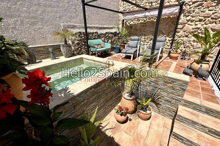 Sale - Townhouses - Forna