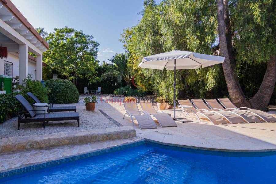 Venta - Villa - Albir