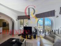 Sale - Villa -  - Kalmias