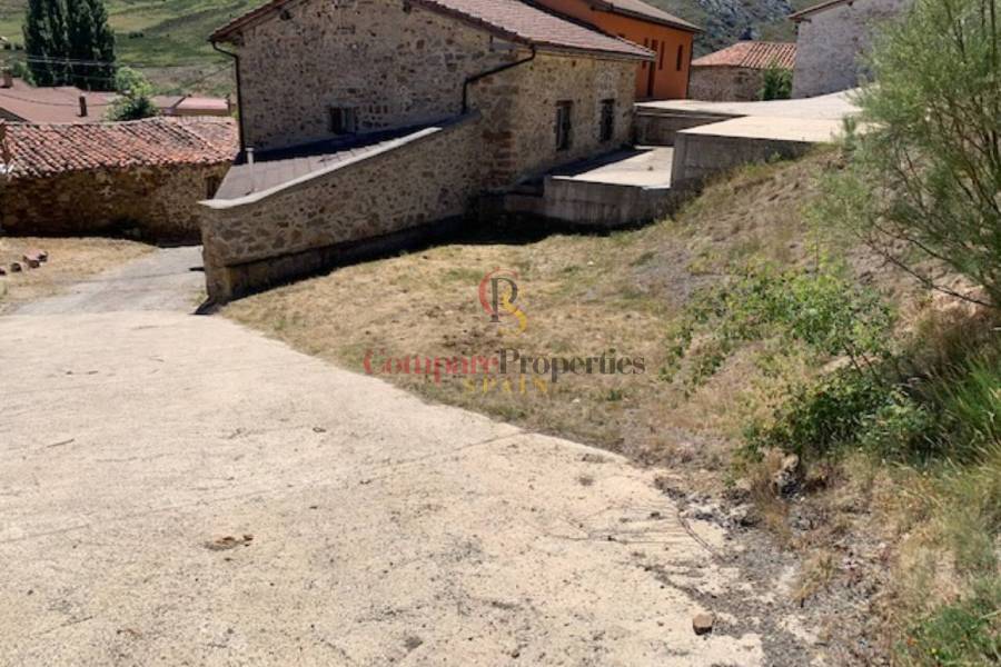 Sale - Apartment - La Pernía