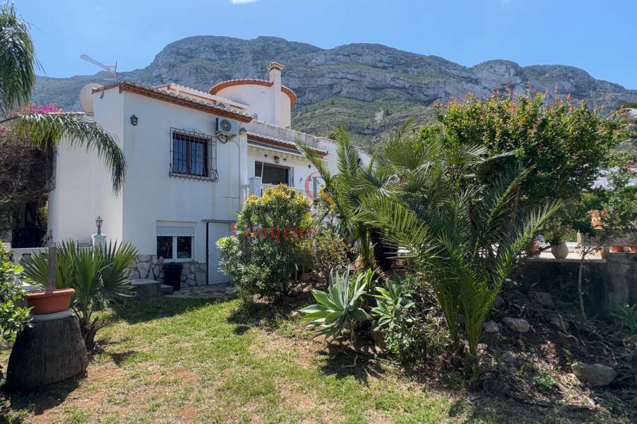 Sale - Villa - Dénia - Montgo