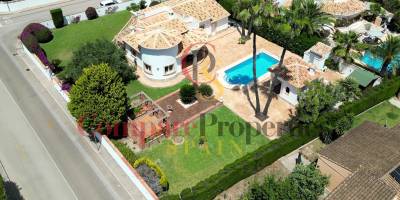 Villa - Sale - El Vergel - 