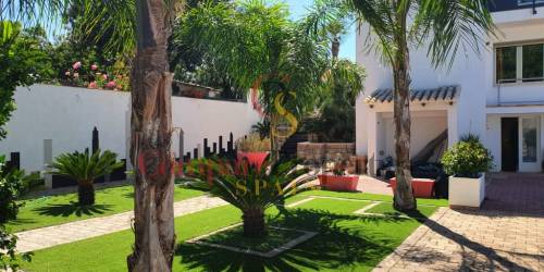 Villa - Sale - Dénia - Montgo