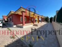 Sale - Villa - Albatera