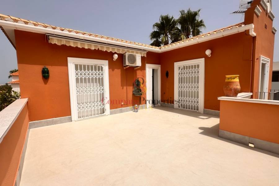 Sale - Villa - Dénia - Montgo