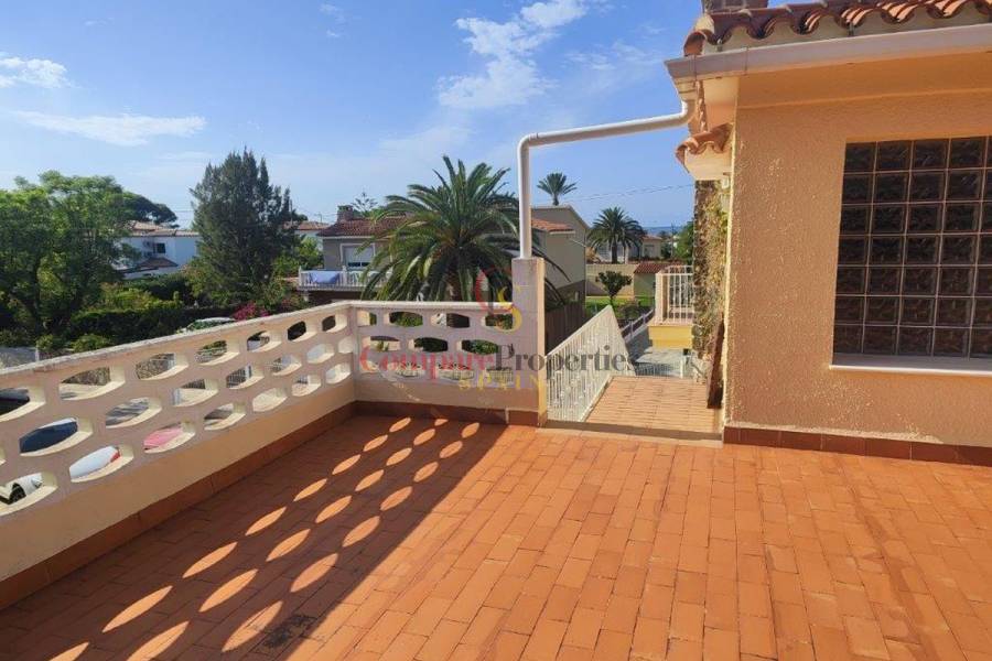 Sale - Villa - Dénia - Las Rotas