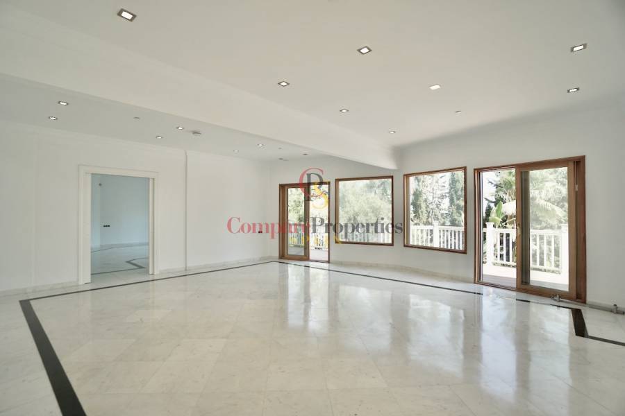 Sale - Villa - Benhavis - El Paraiso Alto