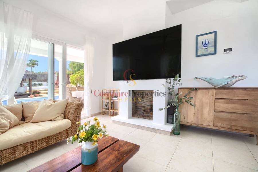 Sale - Villa - Jávea