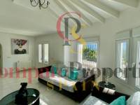 Sale - Villa - Jalon Valley - Valley / Urbanización