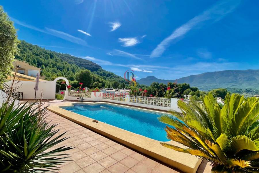 Sale - Villa - Jalon Valley - Valley / Urbanización