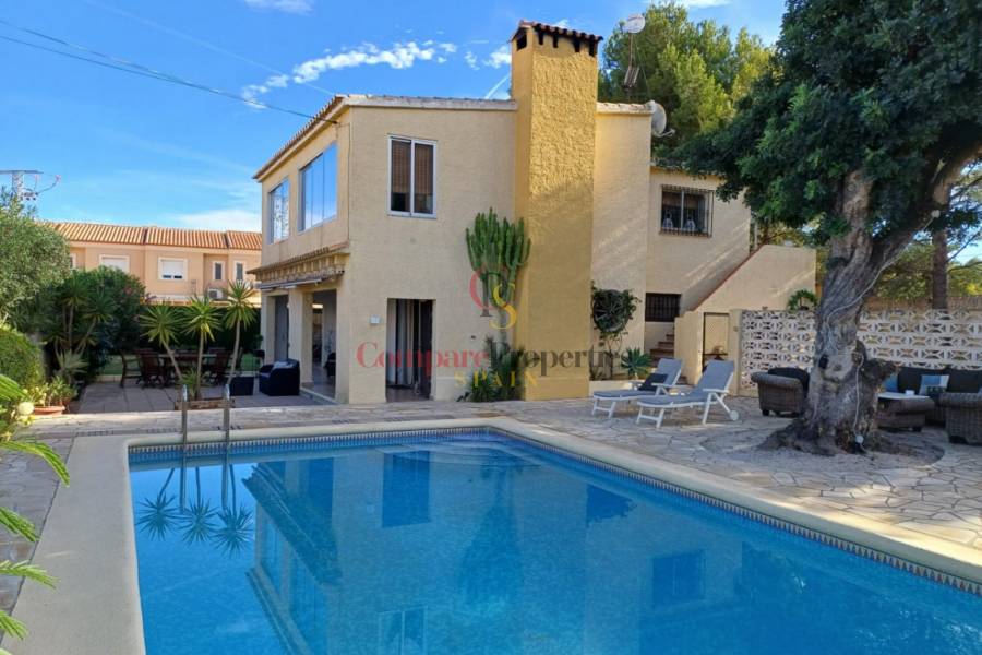 Sale - Villa - Dénia - Las Rotas