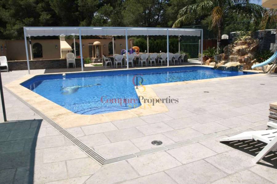 Sale - Villa - Dénia