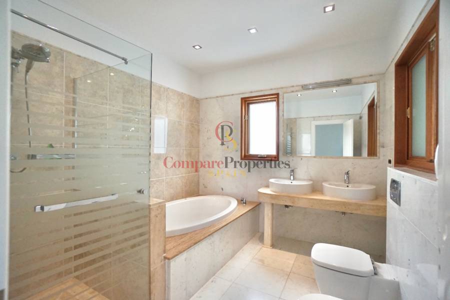 Sale - Villa - Benhavis - El Paraiso Alto