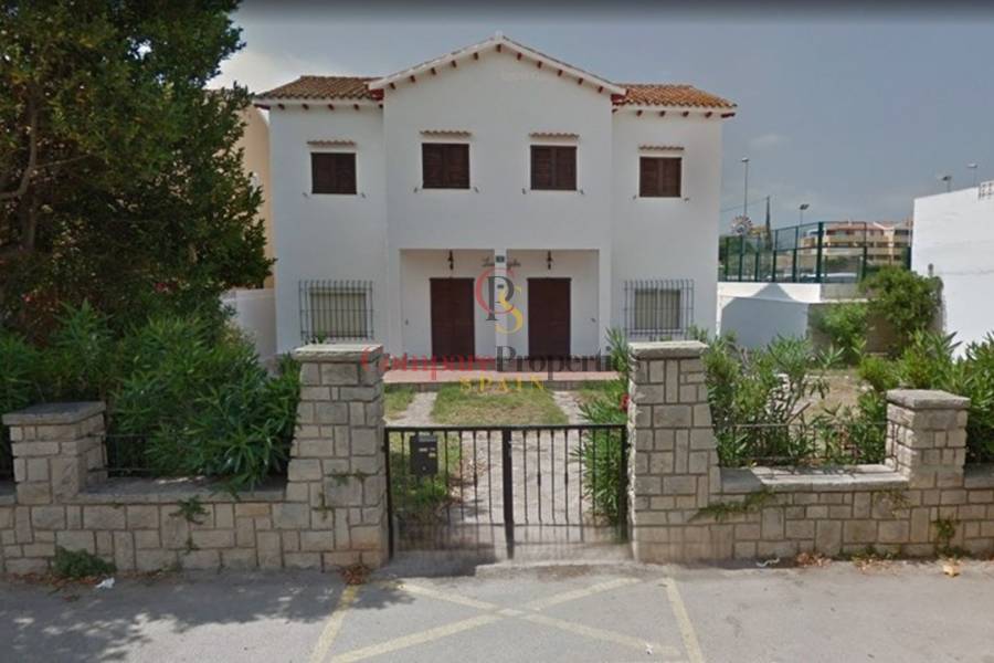 Sale - Townhouses - Dénia