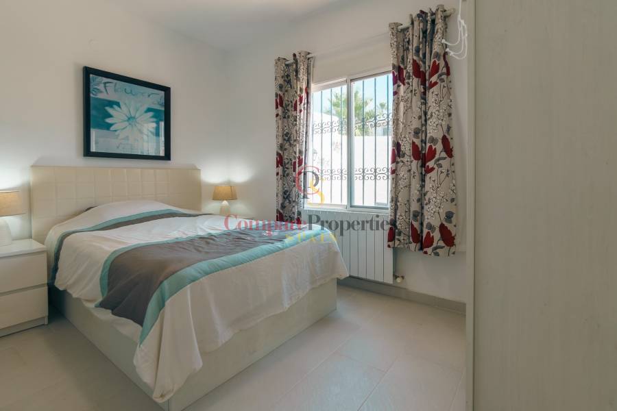 Venta - Villa - Albir