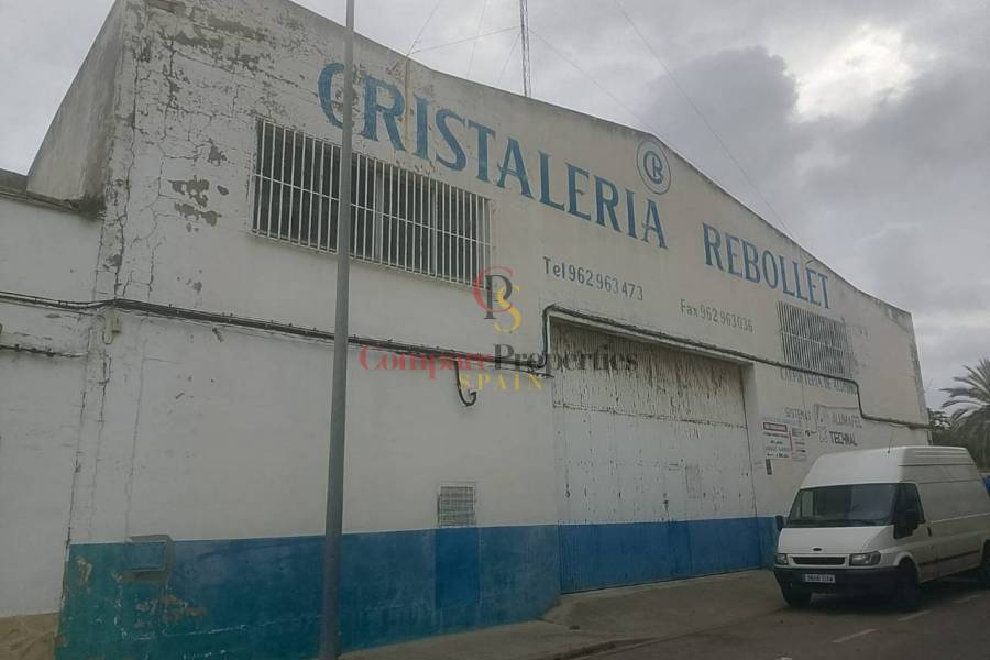 Sale - Apartment - Oliva - 