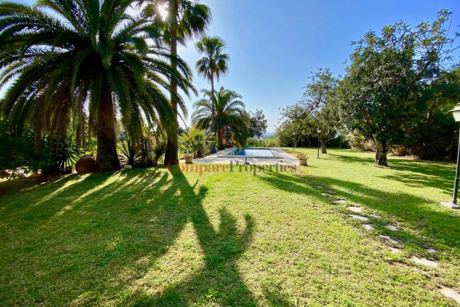 Sale - Villa - Jávea