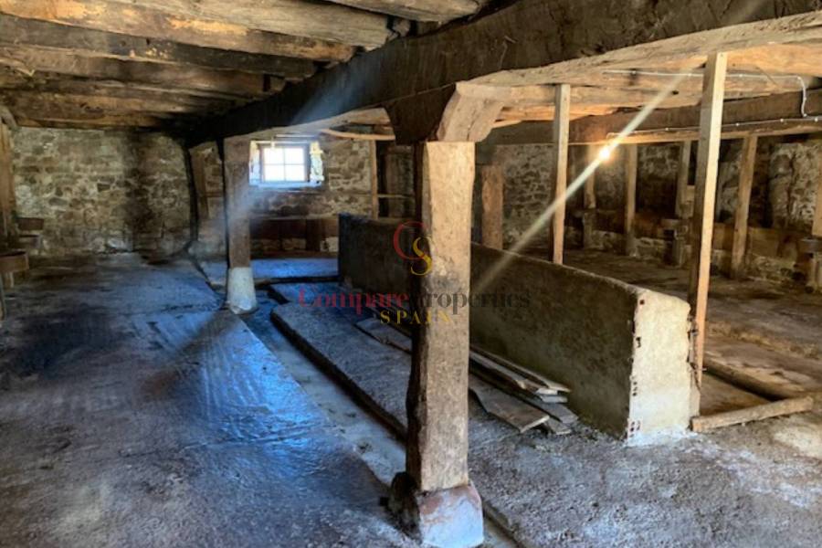 Sale - Apartment - La Pernía