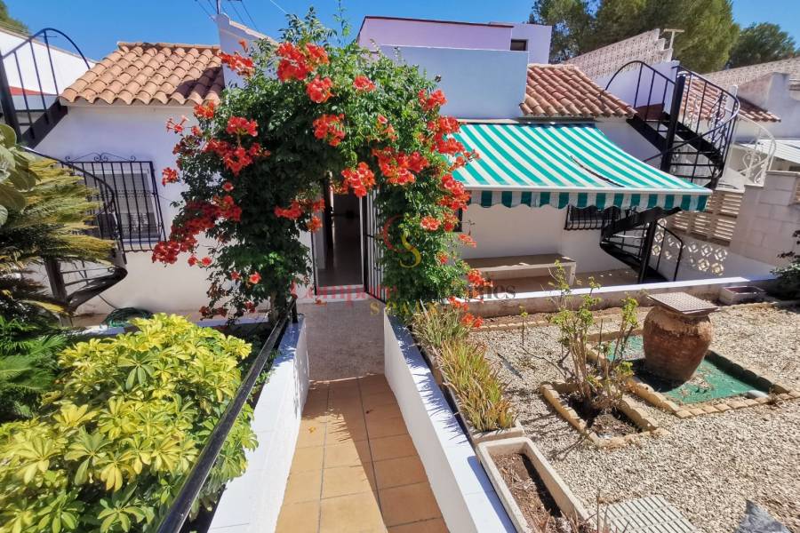 Venta - Semi-Detached Villa - La Nucia - Centro